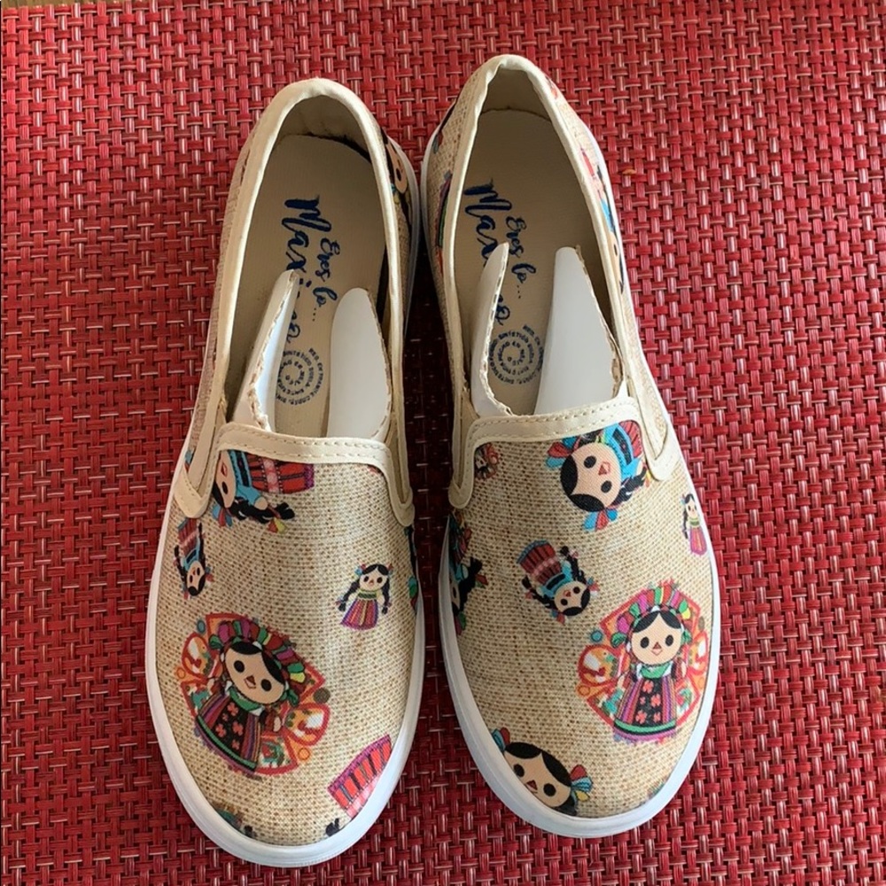 🔴SOLD🔴Cute Slip On Shoes